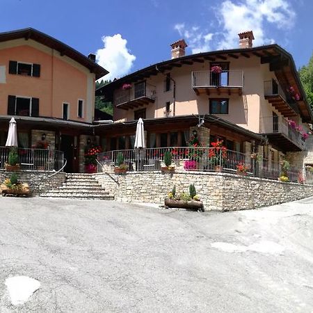 Agriturismo Cornei Da Nadia Pensionat Collio Eksteriør billede
